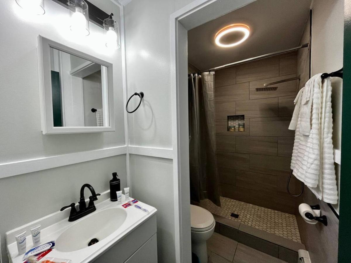 2 Bed Berkshire Getaway Minutes To Jiminy Peak Ski Ханкок Экстерьер фото